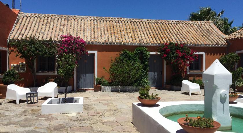 Cortijo El Pozuelo — Hotel in Tarifa