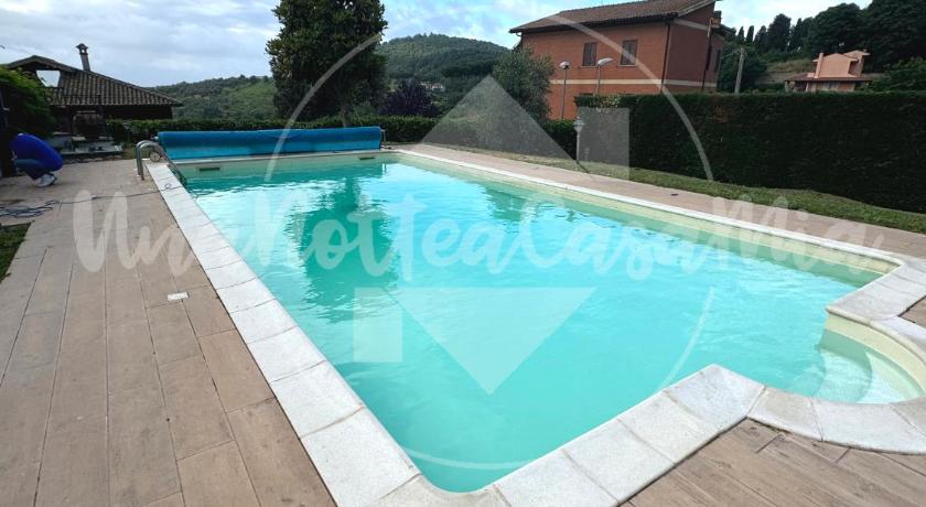 Villa Viviana con Piscina "UnaNotteaCasaMia"