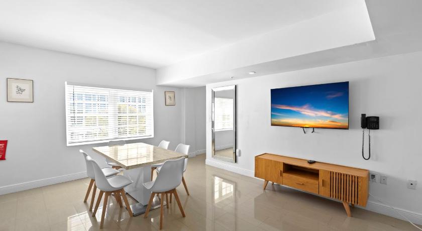 Immagine di Suite Premium Angolare (Premium Corner Suite Room) 7
