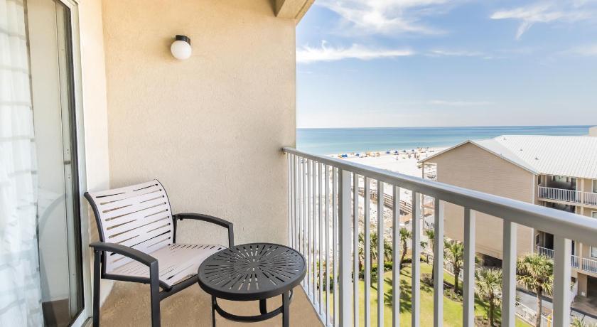 Image of 1 King Bed - Pool And Beach View W/ Balcony 4