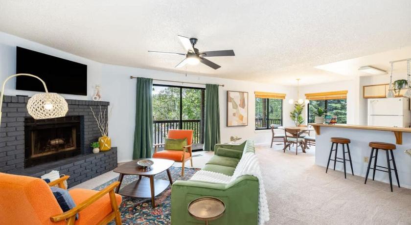 Mid-Century Flagstaff Mtn Condo