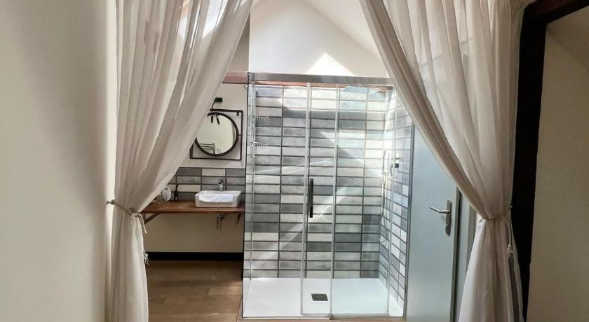 Image of Attic Double Room without Elevator 5
