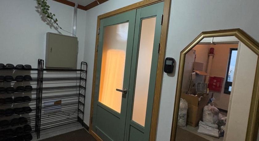 서울 K 웨이브 게스트하우스 온리 피메일 인 홍대 2 (K wave Guesthouse Only Female in Hongdae 2) 3성급 호텔 스위트룸