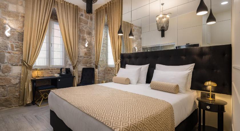 Luxury rooms GOLDEN PALACE CityCentre right next to Diocletian's Palace