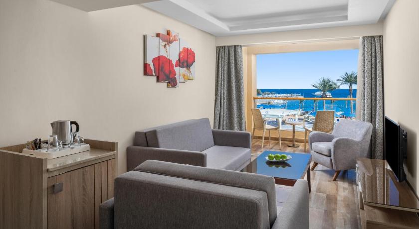 Image of Suite with Sea View 10