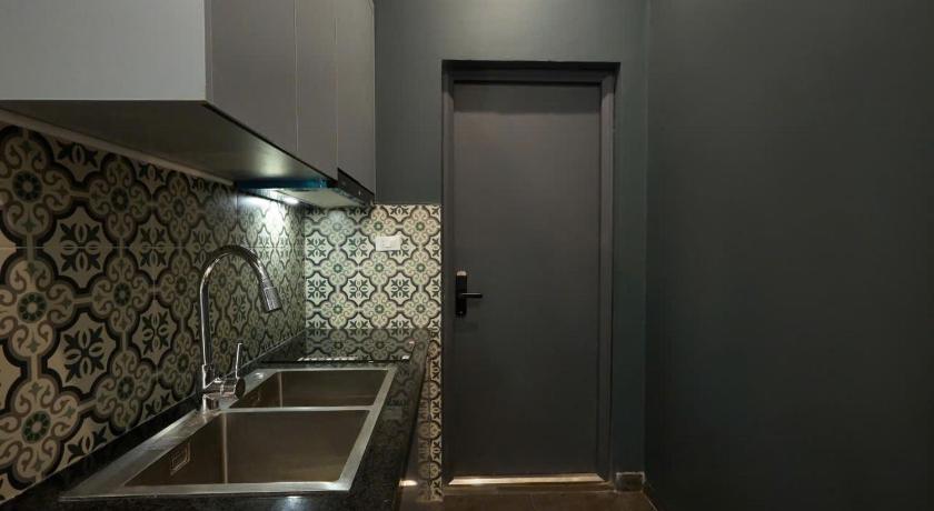 ハノイ Ben's Premier Hotel & Apartment - Hanoi Center 3つ星 ホテル プール