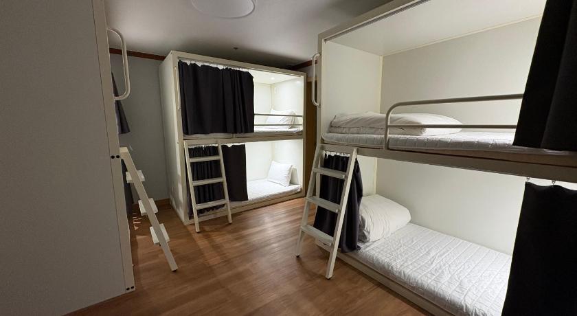 서울 K 웨이브 게스트하우스 온리 피메일 인 홍대 2 (K wave Guesthouse Only Female in Hongdae 2) 3성급 호텔 스위트룸