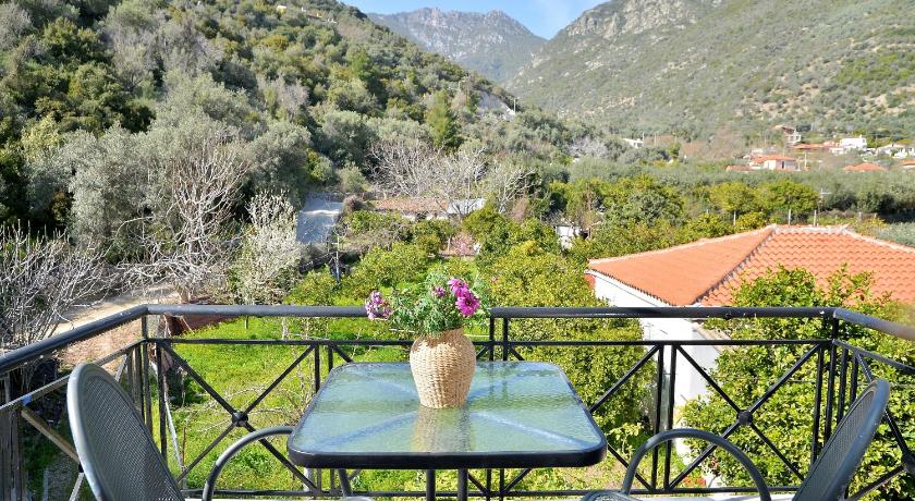 Kapougiati Studios - Ilia Edipsos Sunny and Cozy Getaways