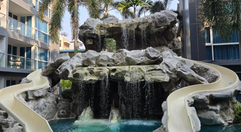 パタヤ Azure Hotel Pattaya 3つ星 ホテル レストラン