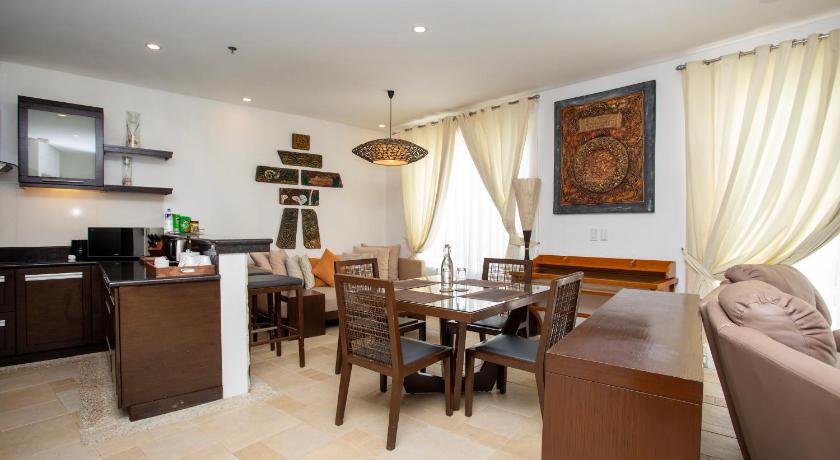 Image of 2 Bedroom Family Suite - Jacuzzi 7