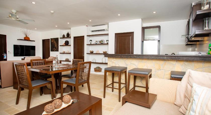 Image of 2 Bedroom Family Suite - Jacuzzi 6