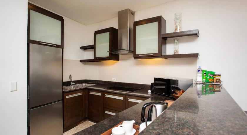 Image of 2 Bedroom Family Suite - Jacuzzi 17