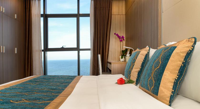 Image of Suite Ocean View 8