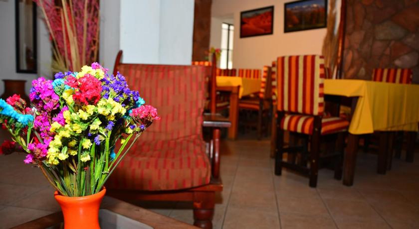 Hotel La Giralda — Hotel in Salta