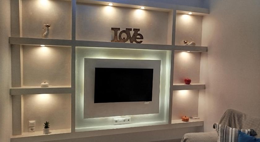 Foto de Cuka apartment 3BD nexto to metro and Piraeus Port - Reserva con descuento Agoda