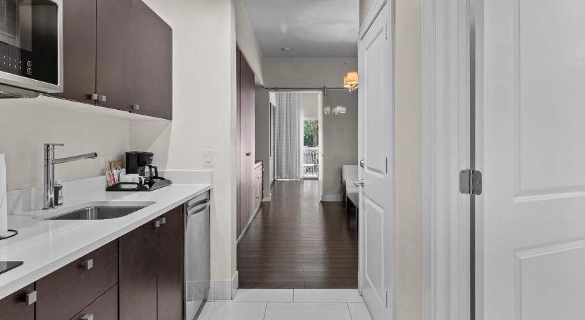 Image of Blue King Studio Suite 1