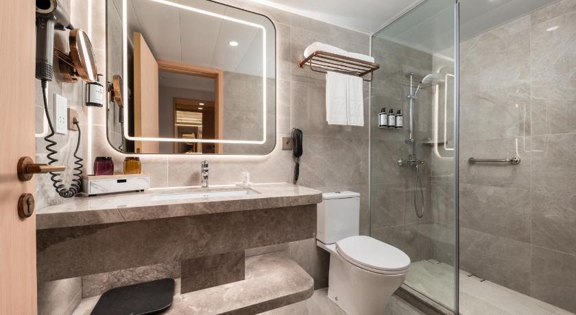 Image of Superior Suite with 1 Double and 1 Single Beds - Newly Renovated 4