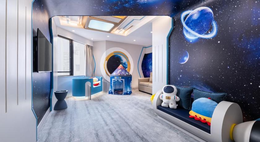 Image of Space Themed Suite with Queen Bed - Newly Renovated 4