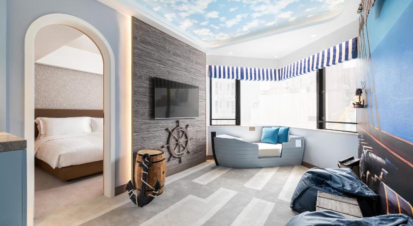 Image of Pirate Themed Suite with Queen Bed - Newly Renovated 0