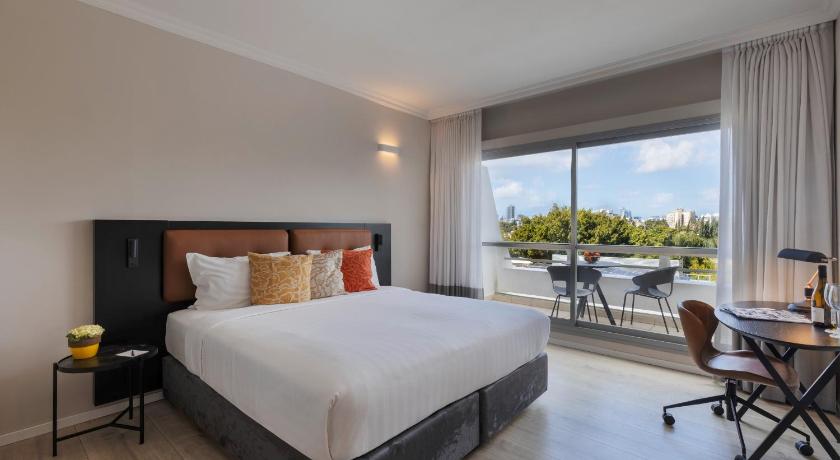 Image of Business Room with Balcony 0