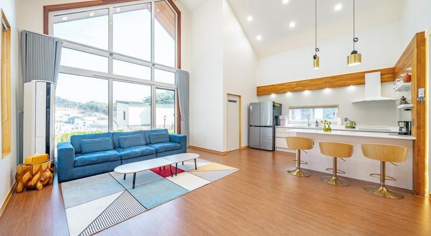 江陵 Geonhaeng Private Pool Villa Pension 3星级 民宿 泳池