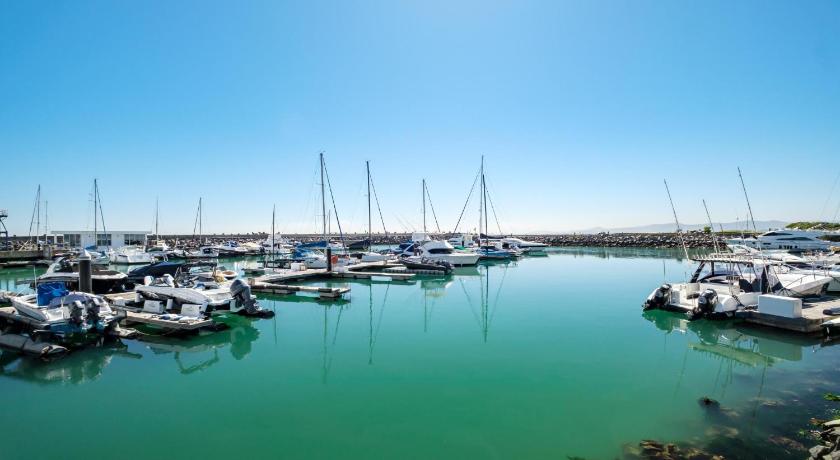 Elegant Apartment at the Waterclub (Amani Views) - image 5