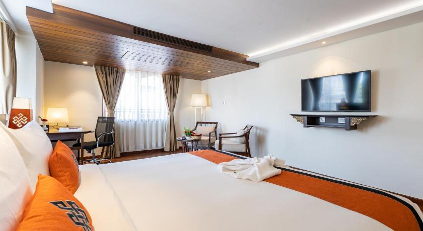 Image of Superior King Room 6