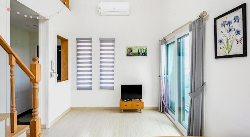 Jeju Jeju gosanirang pension Accommodation lobby