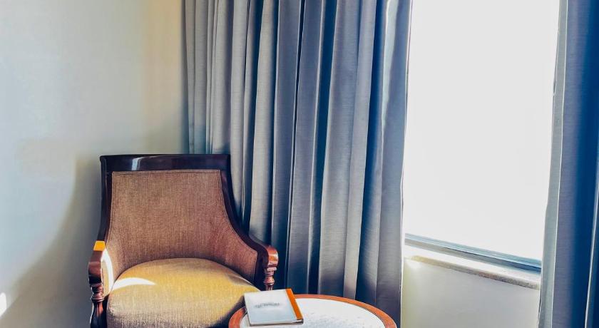 Image of Executive King Room 13