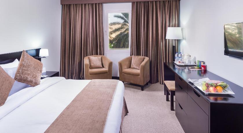 Image of 1 King Bed, Nonsmoking, Executive Room, Walk-in Shower 1