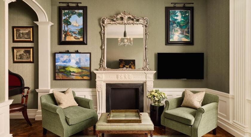 Image of Grosvenor Suite 4