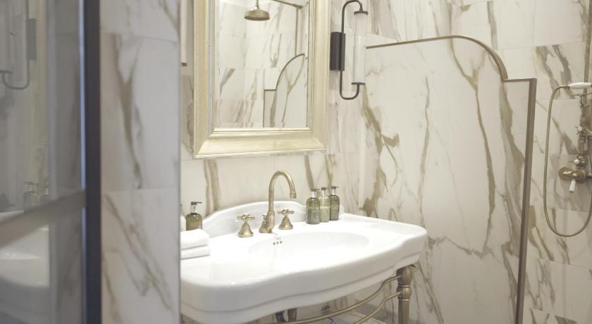 Image of Rosen Suite 2