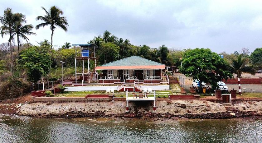 Mai's Beach Resort