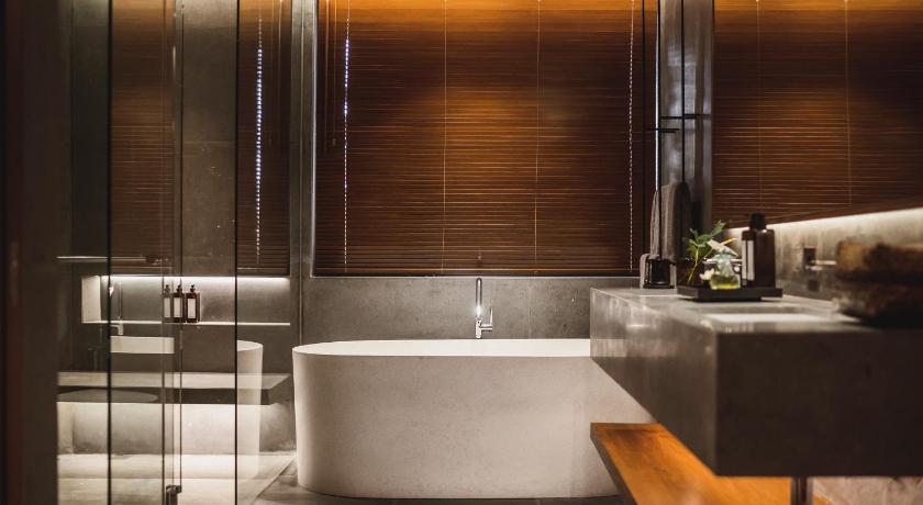 バリ iSuite by Ekosistem 5つ星 ホテル スイート