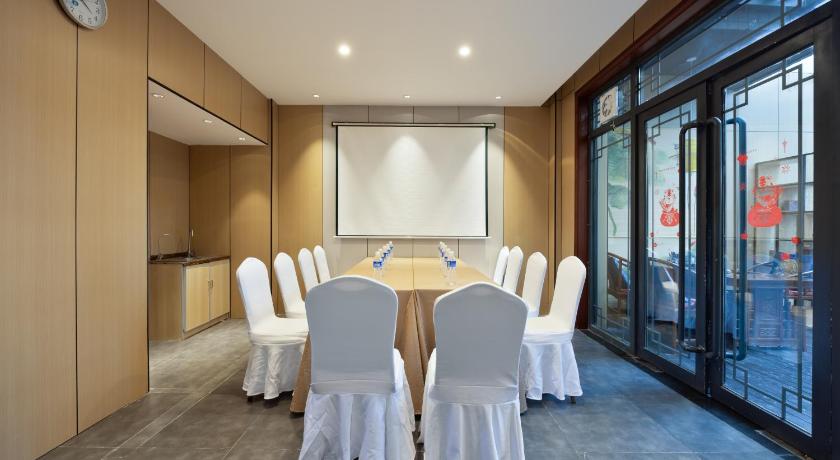 Tangfu Chinese Culture Hotel Wangfujing Art Museum Branch – Beijing, NY