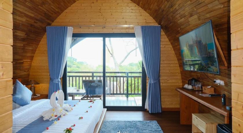 Phumala Lanta Seaview Resort - image 2