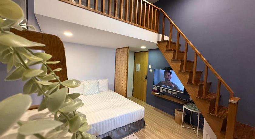 Image of Family Room with Mountain View 0