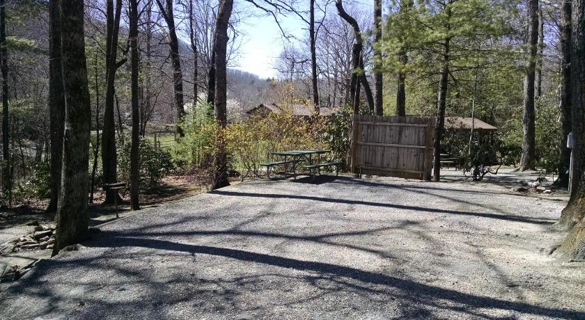 Linville Falls Linville Falls Campground, RV Park, and Cabins 4-Star Accommodation exterior