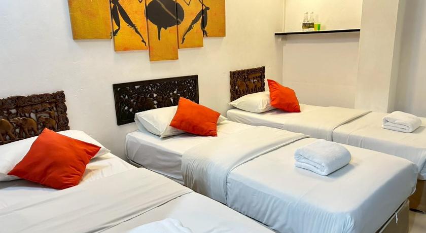 Image of Triple Room 6