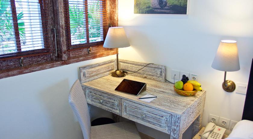 Image of Superior Twin Room 16