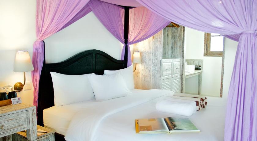 Image of Deluxe Suite with Sea View 9