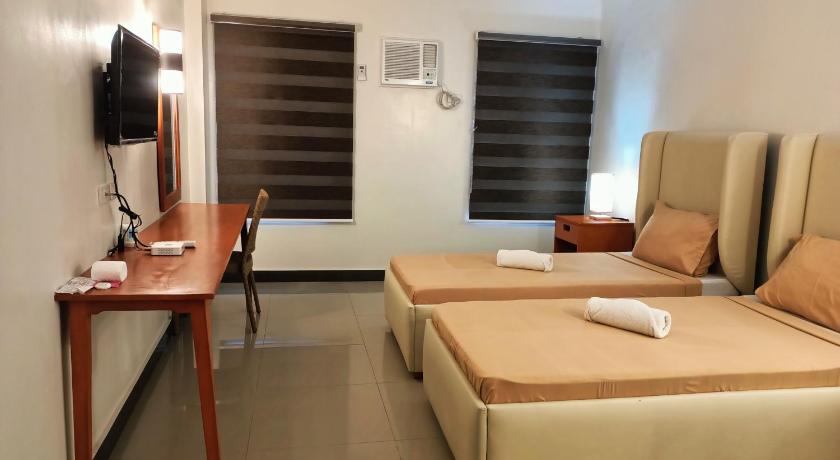 セブ Grand Emilia Hotel  3つ星 ホテル プール