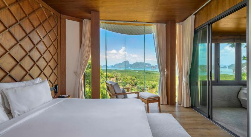 Image of Seaview Villa with Bathtub No. 17 0