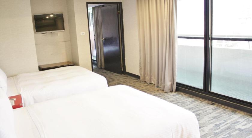 Image of Family Two-Bedroom Suite 3