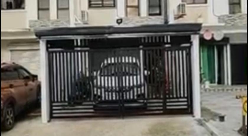 Townhouse for Rent - image 2