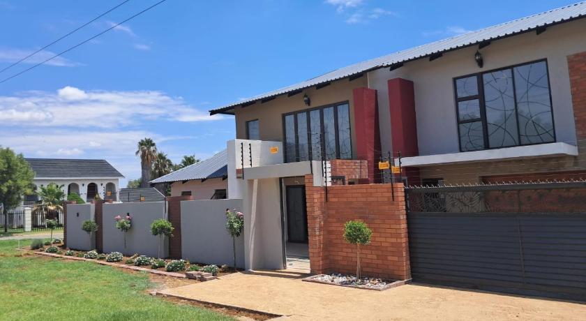 JUSTSAND Guesthouse