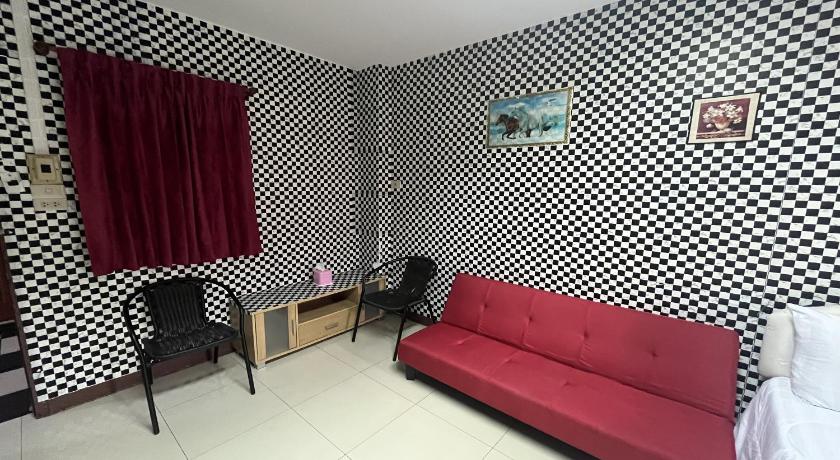 Bangkok Green Place 107 2-Star Hotel suite