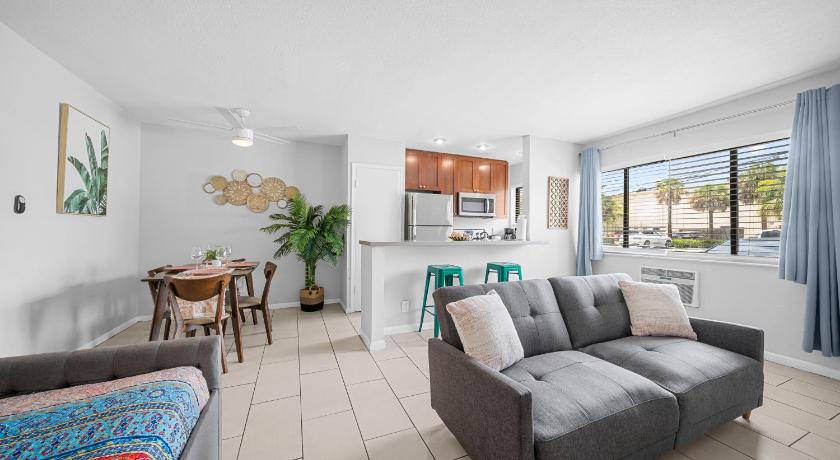 Bayview Apartments - image 3