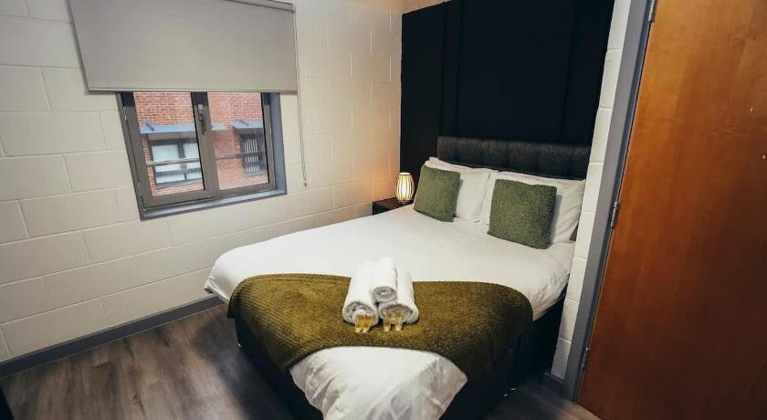 City Centre 2min | Self Check-In | Smart TV | WiFi - image 37