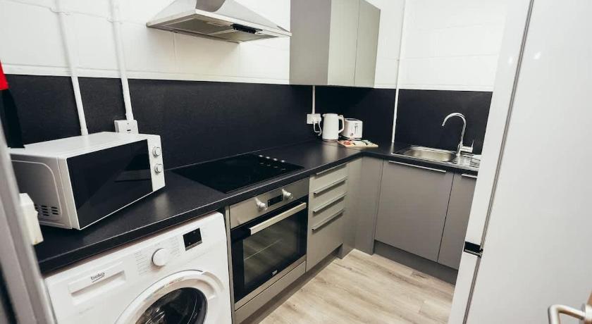 City Centre 2min | Self Check-In | Smart TV | WiFi - image 8